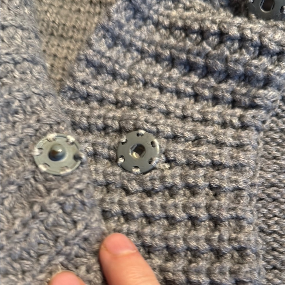 Gray Knit Cardigan with Ribbed Texture - Picture 3 of 4